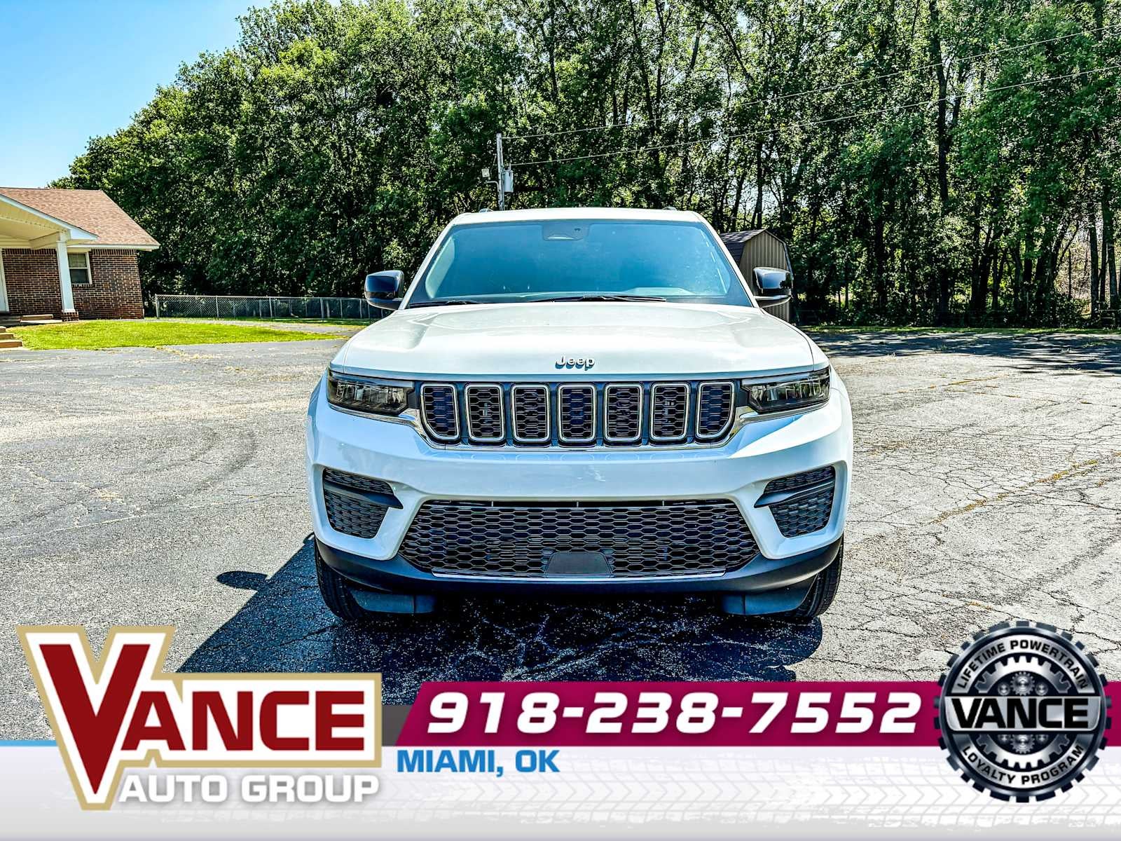 2025 Jeep Grand Cherokee GRAND CHEROKEE LAREDO X 4X4