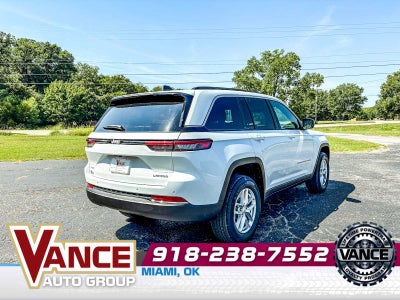 2025 Jeep Grand Cherokee GRAND CHEROKEE LAREDO X 4X4