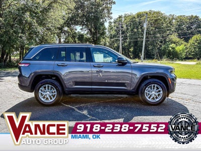 2025 Jeep Grand Cherokee GRAND CHEROKEE LAREDO X 4X4