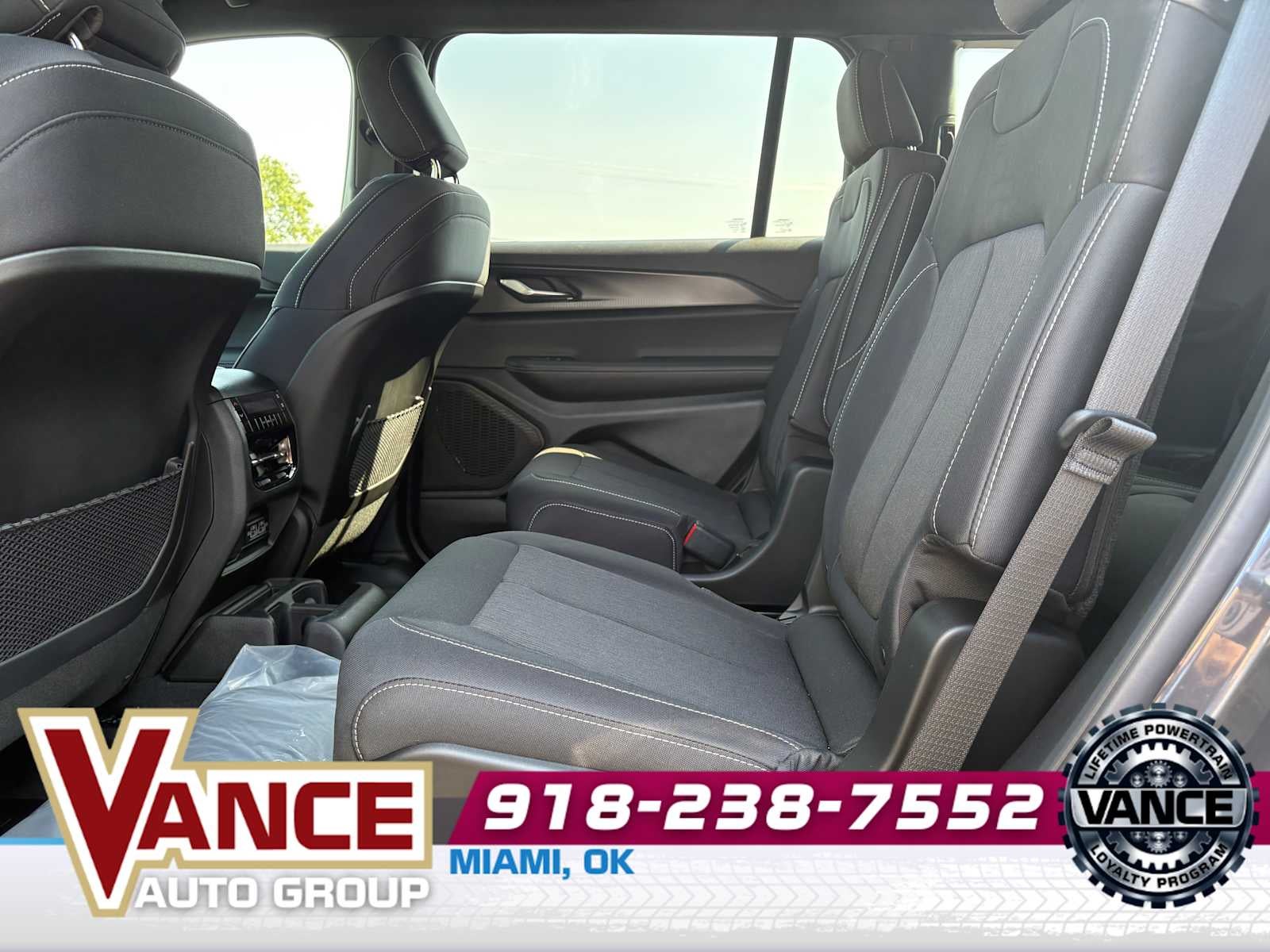 2025 Jeep Grand Cherokee L GRAND CHEROKEE L LAREDO X 4X4