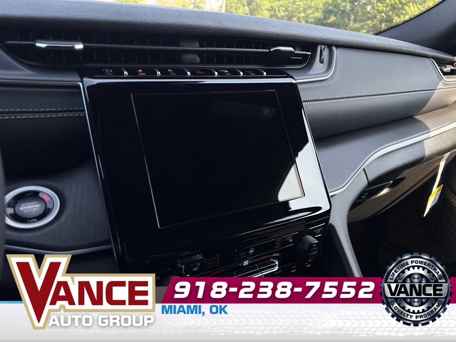 2025 Jeep Grand Cherokee L GRAND CHEROKEE L LAREDO X 4X4