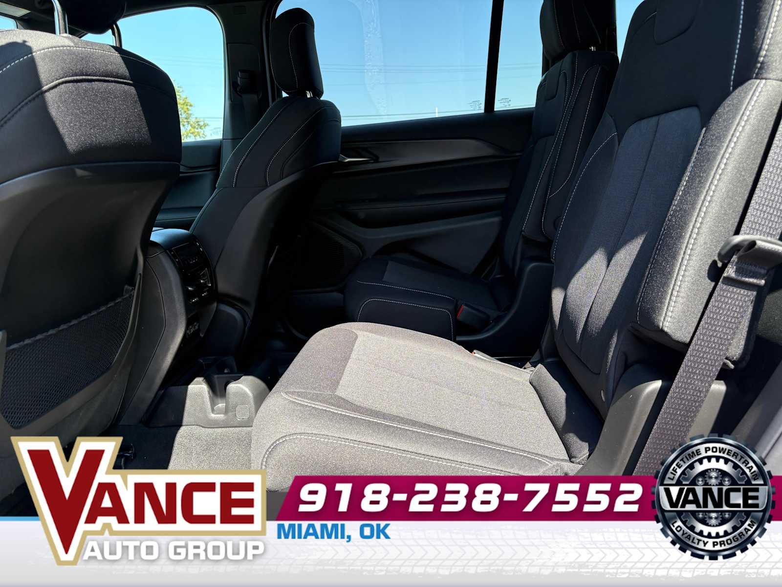 2025 Jeep Grand Cherokee L GRAND CHEROKEE L LAREDO X 4X4