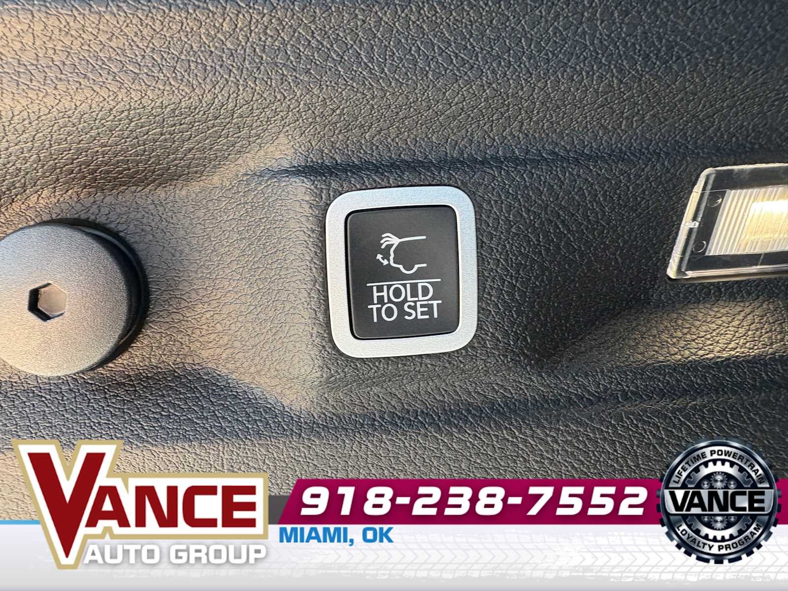 2025 Jeep Grand Cherokee L GRAND CHEROKEE L LAREDO X 4X4