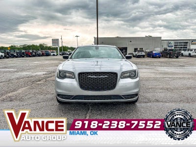 2022 Chrysler 300 Touring