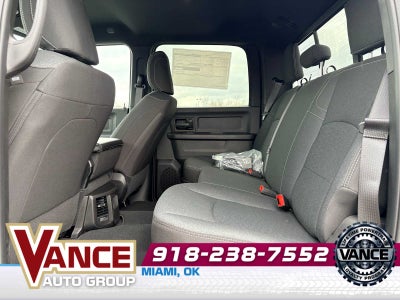 2026 RAM Ram 2500 RAM 2500 BLACK EXPRESS CREW CAB 4X4 6'4' BOX