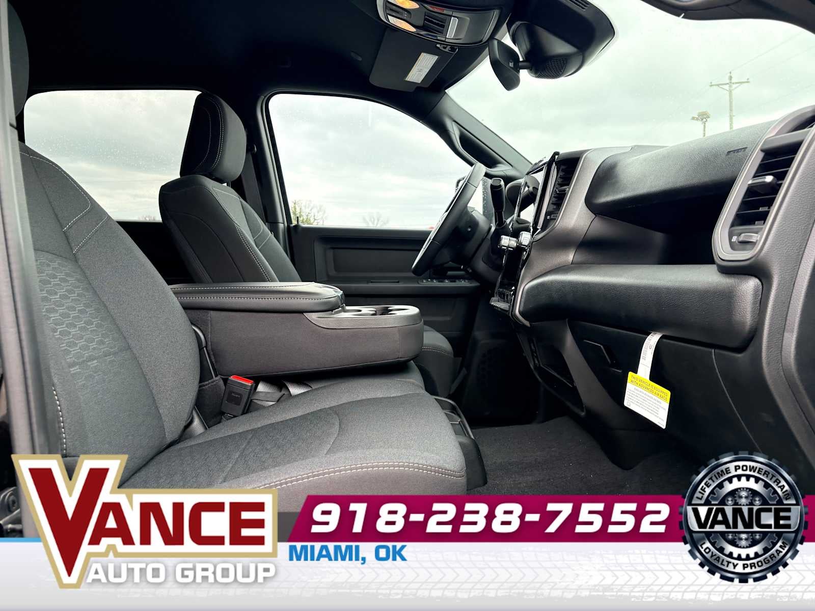 2026 RAM Ram 2500 RAM 2500 BLACK EXPRESS CREW CAB 4X4 6'4' BOX