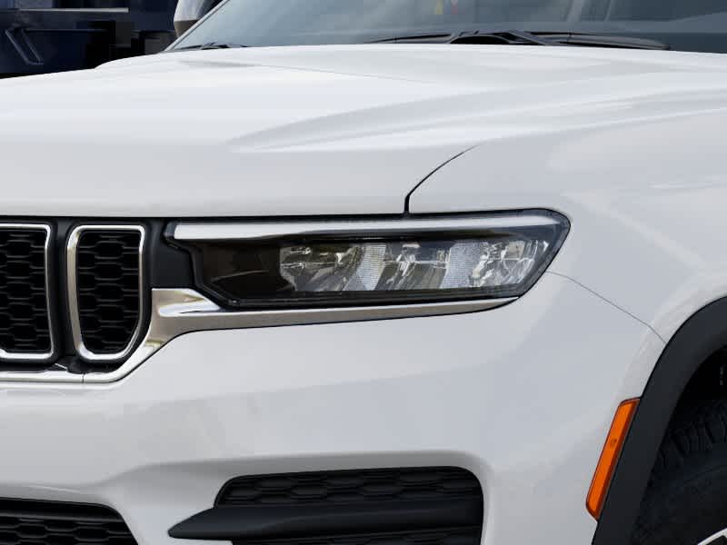 2027 Jeep Grand Cherokee Laredo