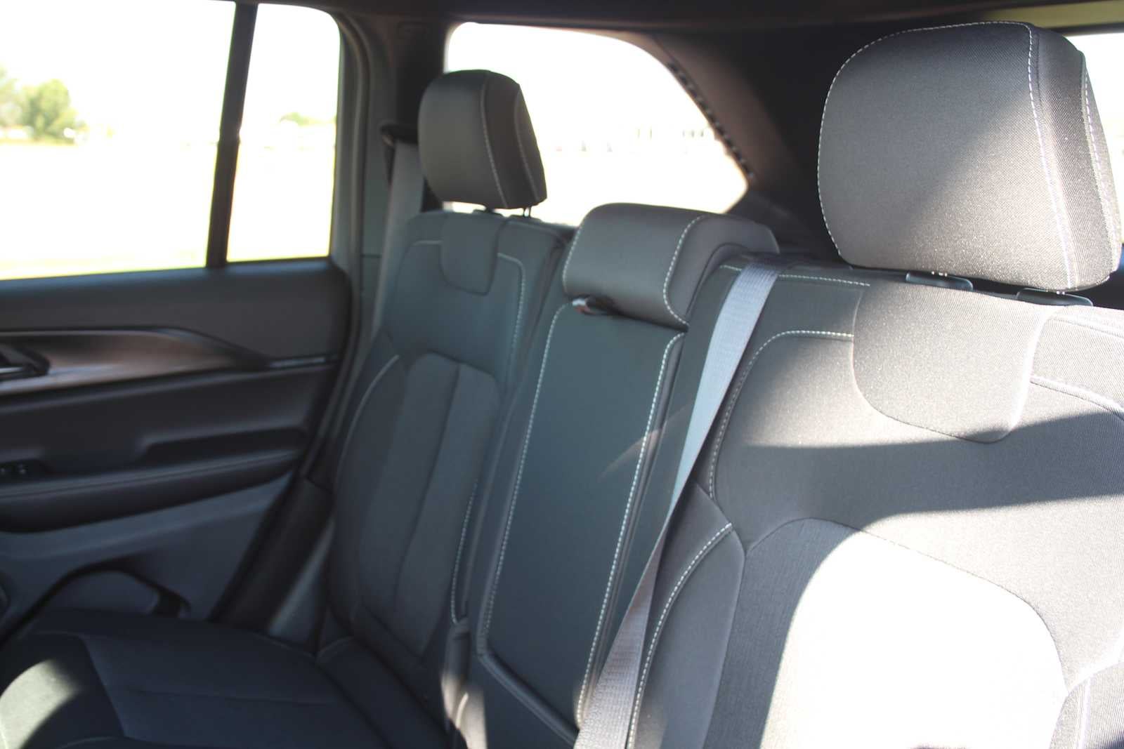 2027 Jeep Grand Cherokee Laredo X