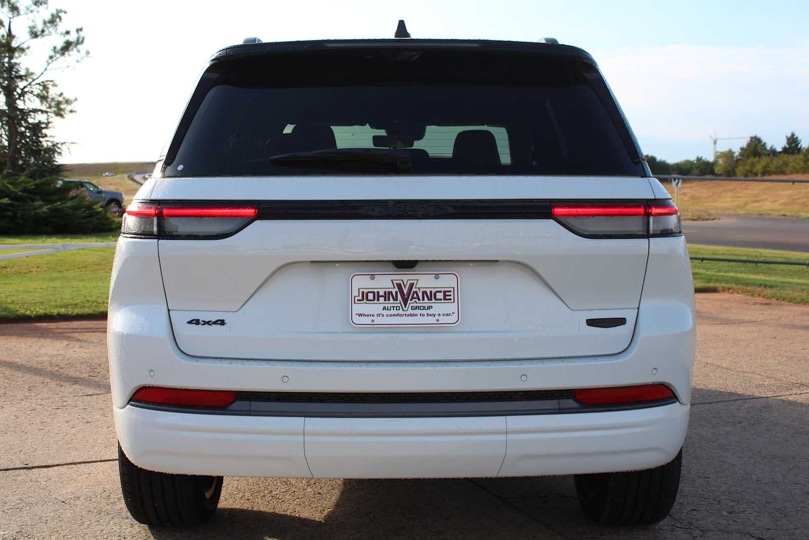 2027 Jeep Grand Cherokee Summit