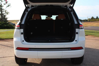 2027 Jeep Grand Cherokee Summit