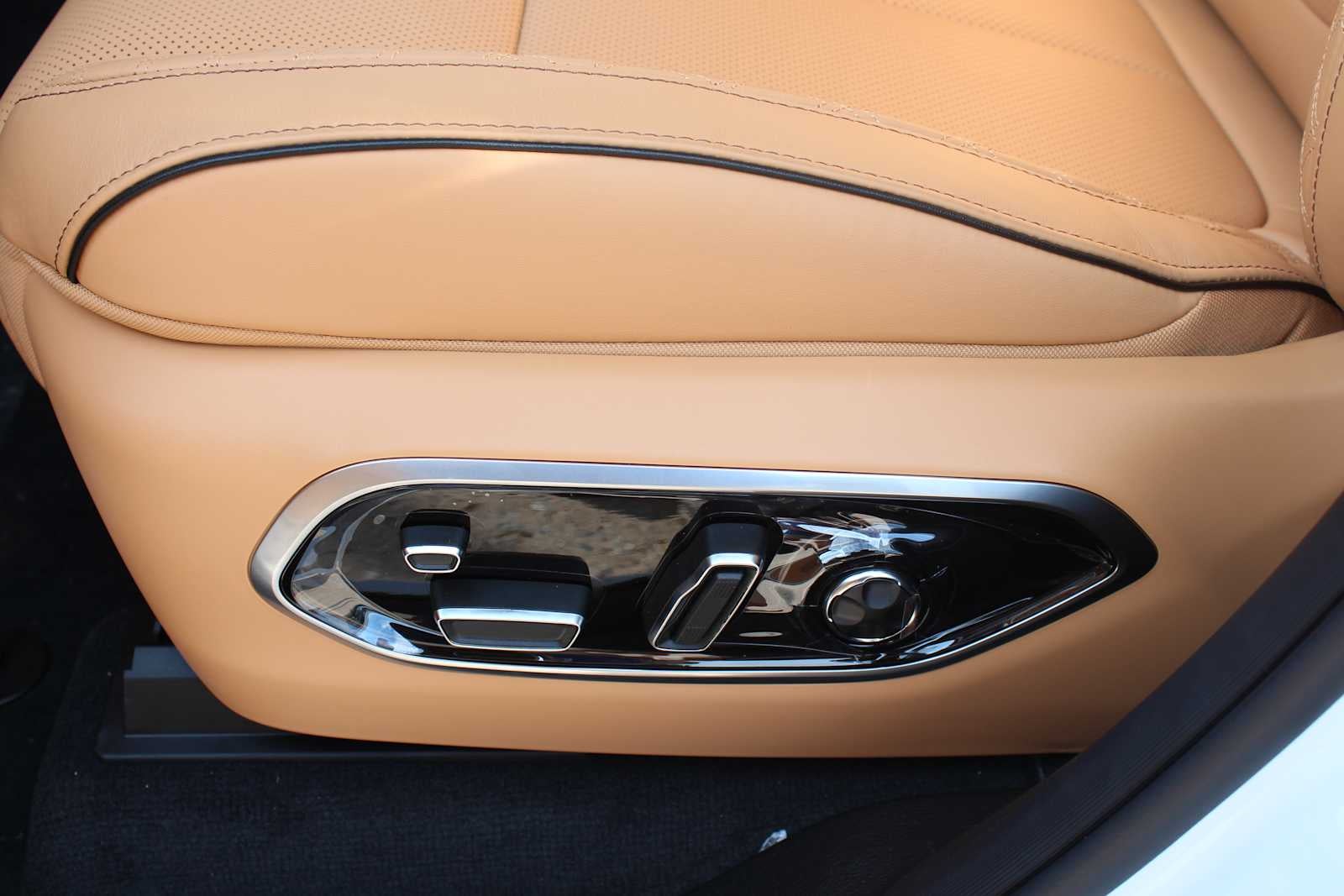 2027 Jeep Grand Cherokee Summit