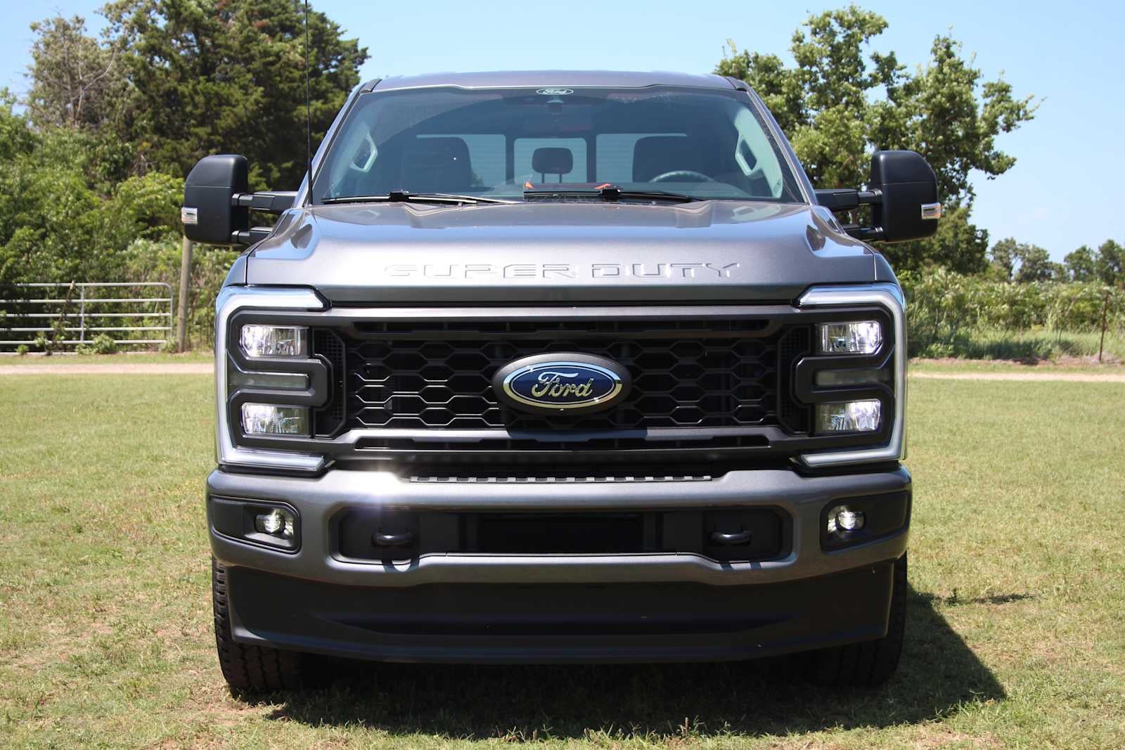 2025 Ford Super Duty F-250 Pickup XL