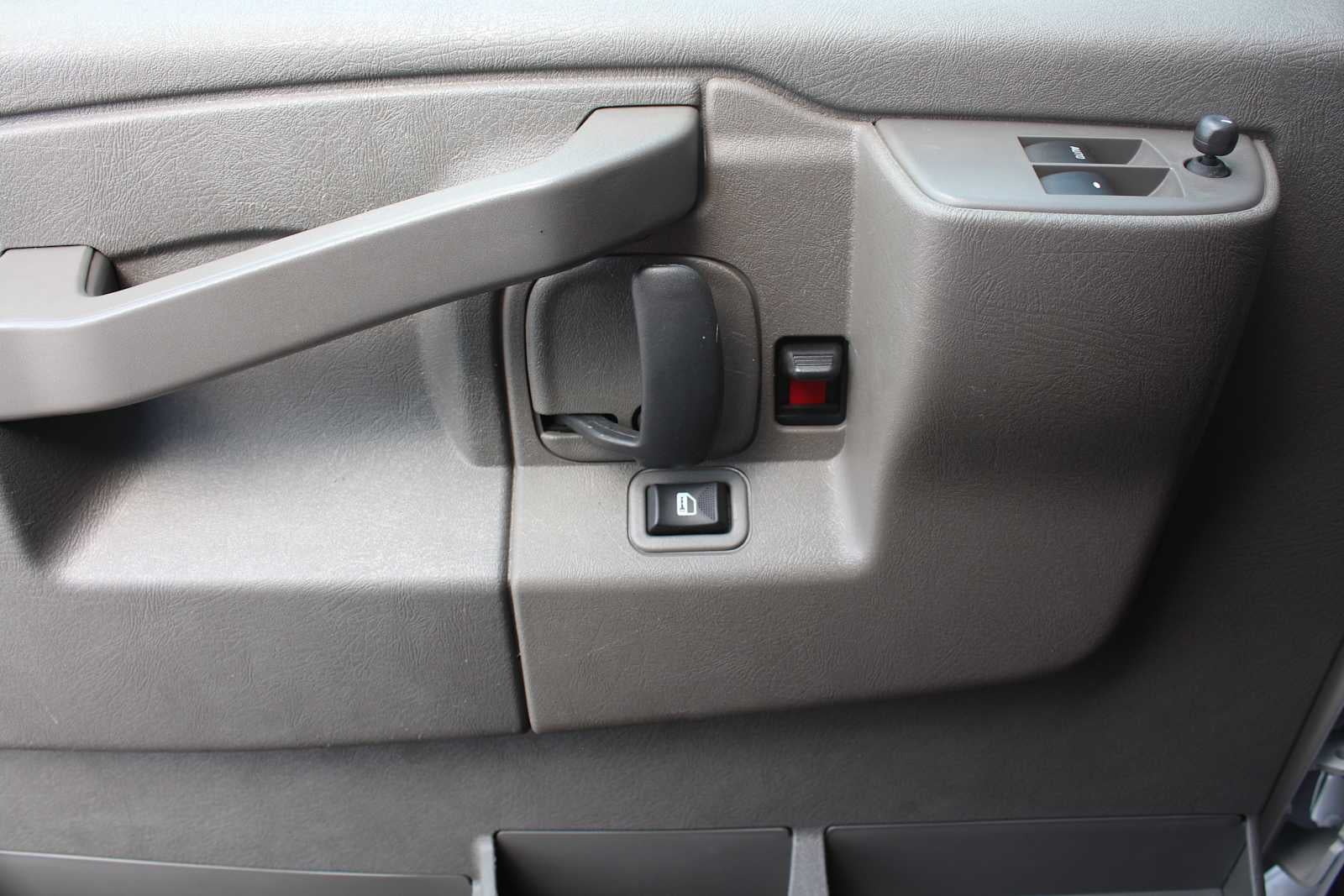 2025 Chevrolet Express Passenger LT