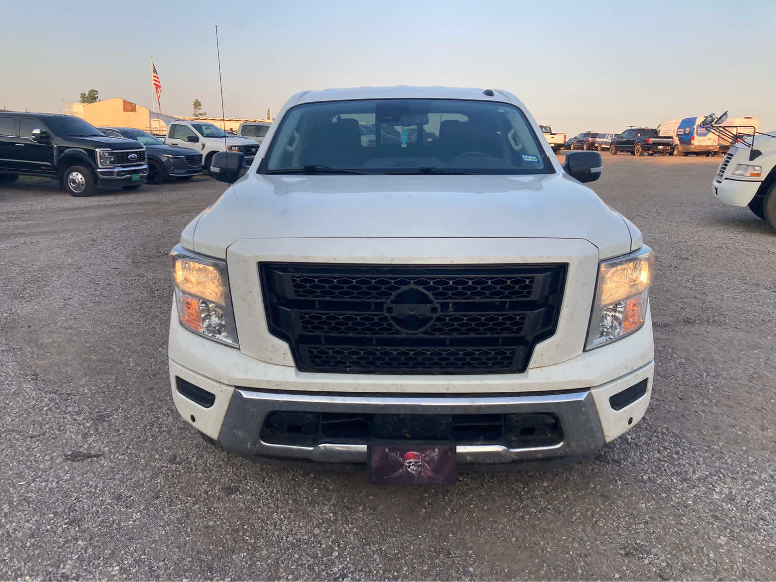 2020 Nissan TITAN SV
