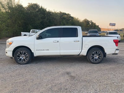 2020 Nissan TITAN SV