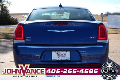 2021 Chrysler 300 Touring L