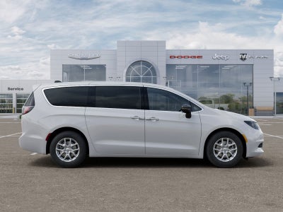 2026 Chrysler Voyager LX
