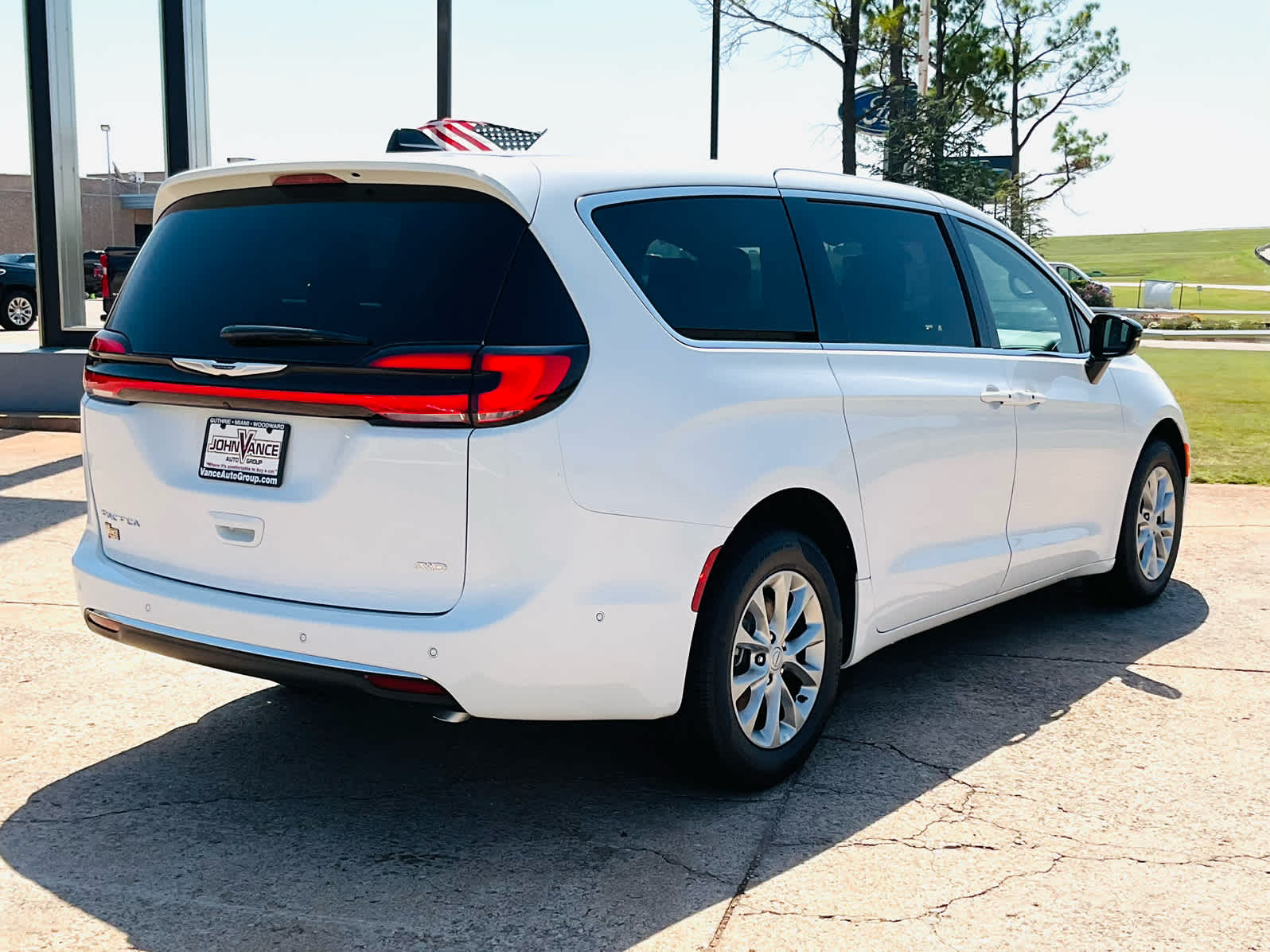 2025 Chrysler Pacifica Select