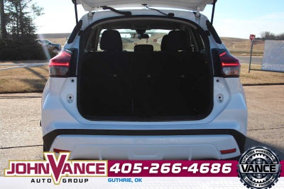 2022 Nissan Kicks SV