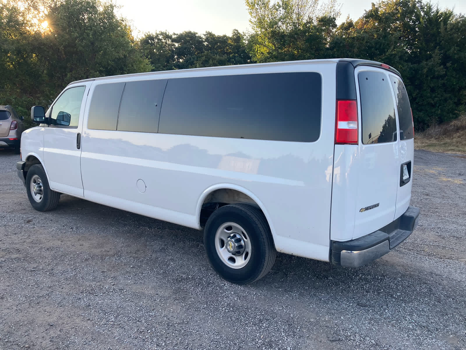 2025 Chevrolet Express Passenger 1LT