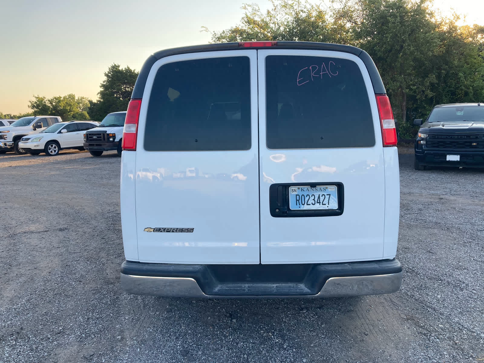 2025 Chevrolet Express Passenger 1LT