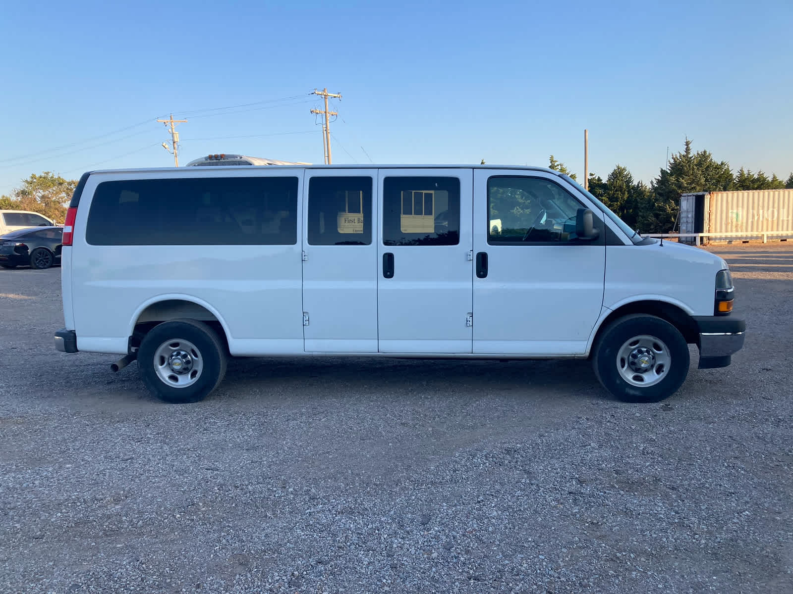 2025 Chevrolet Express Passenger 1LT