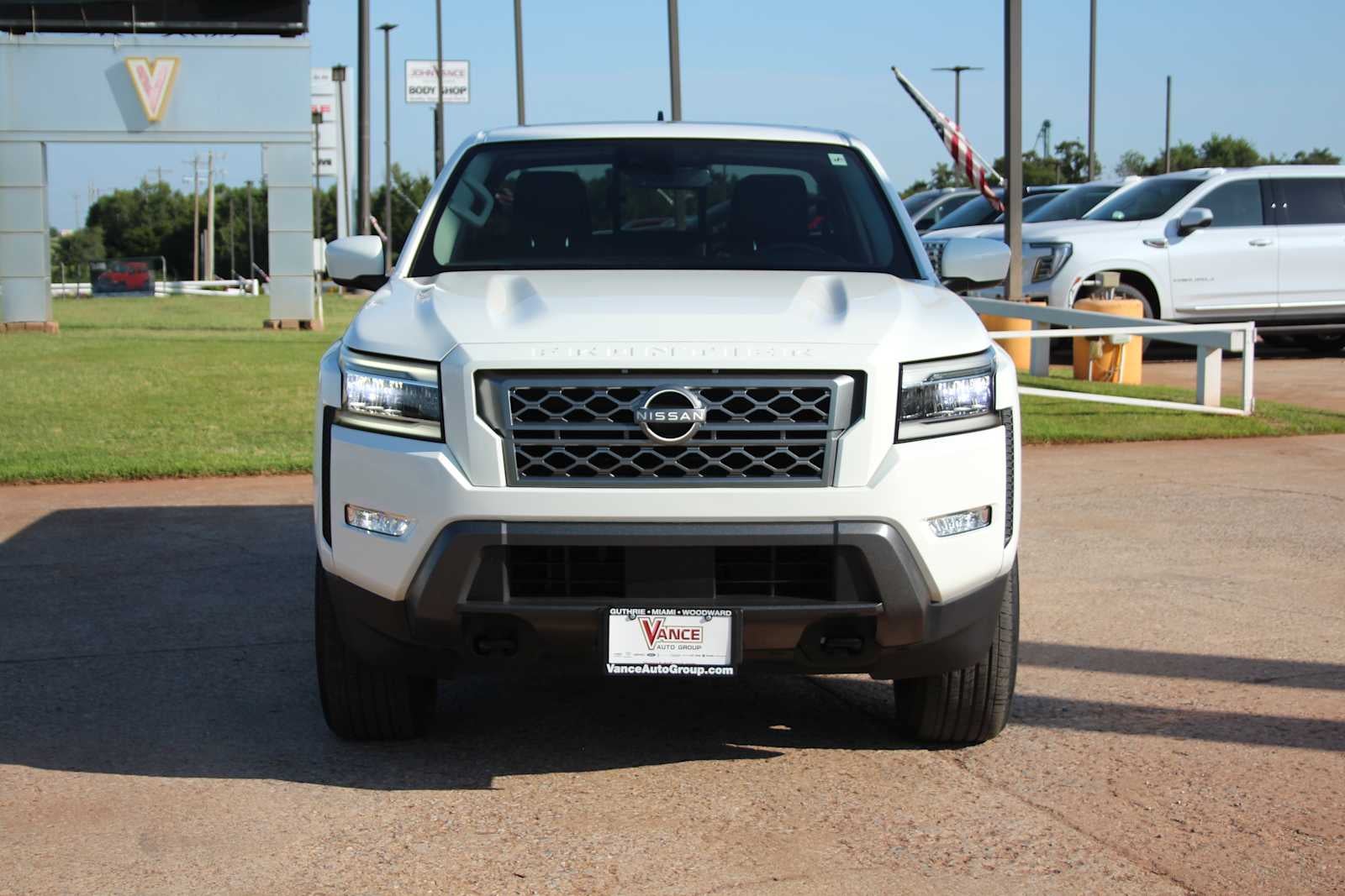 2023 Nissan Frontier SV
