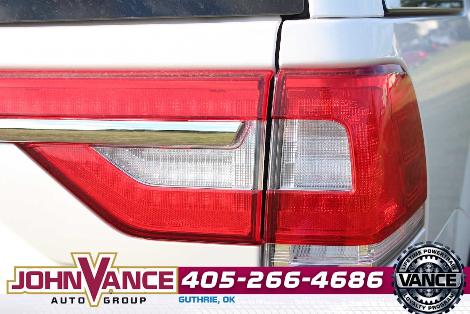 2015 Lincoln Navigator Base