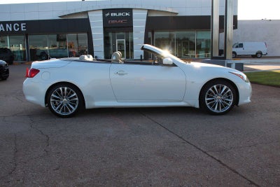 2014 INFINITI Q60 Convertible Base
