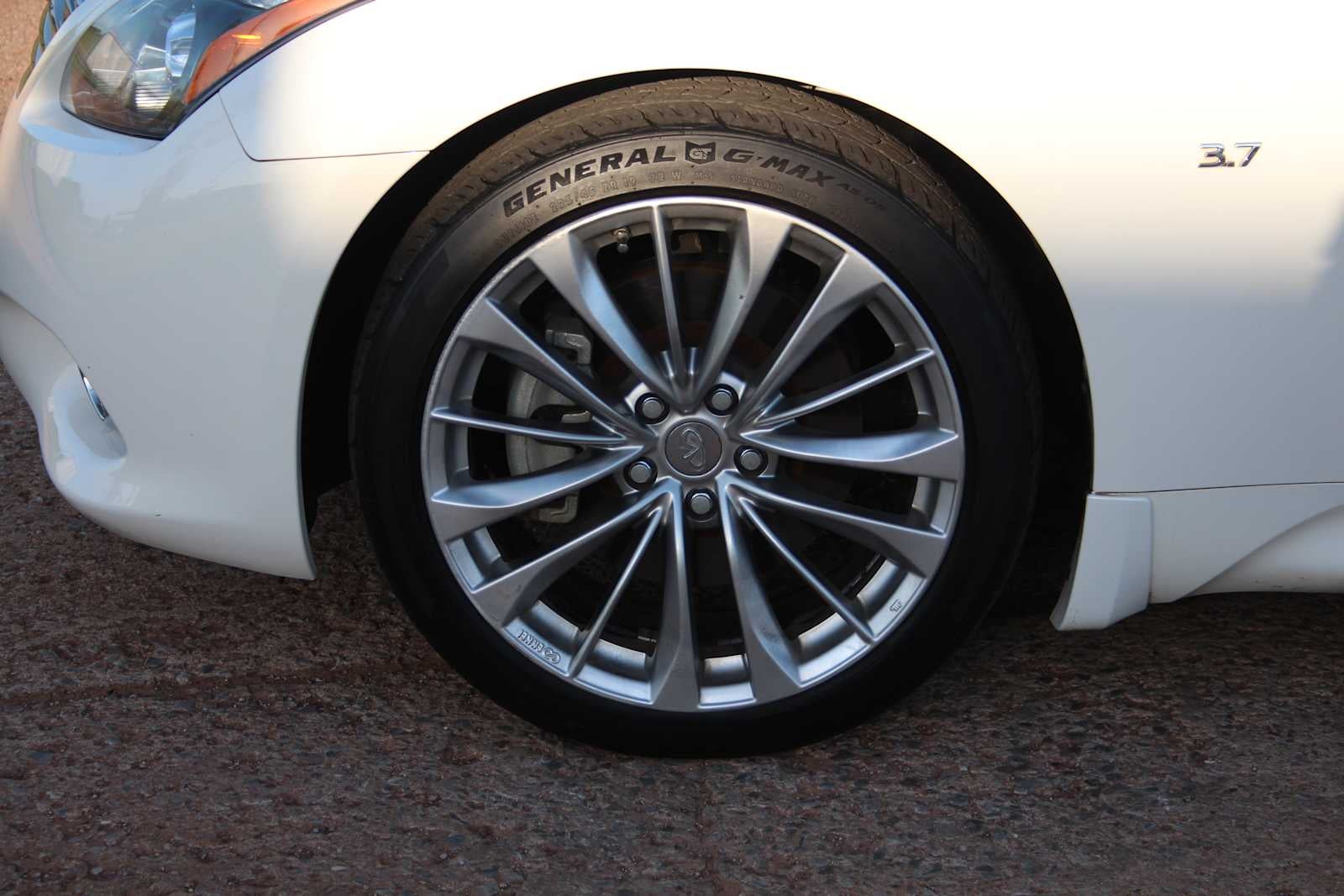 2014 INFINITI Q60 Convertible Base
