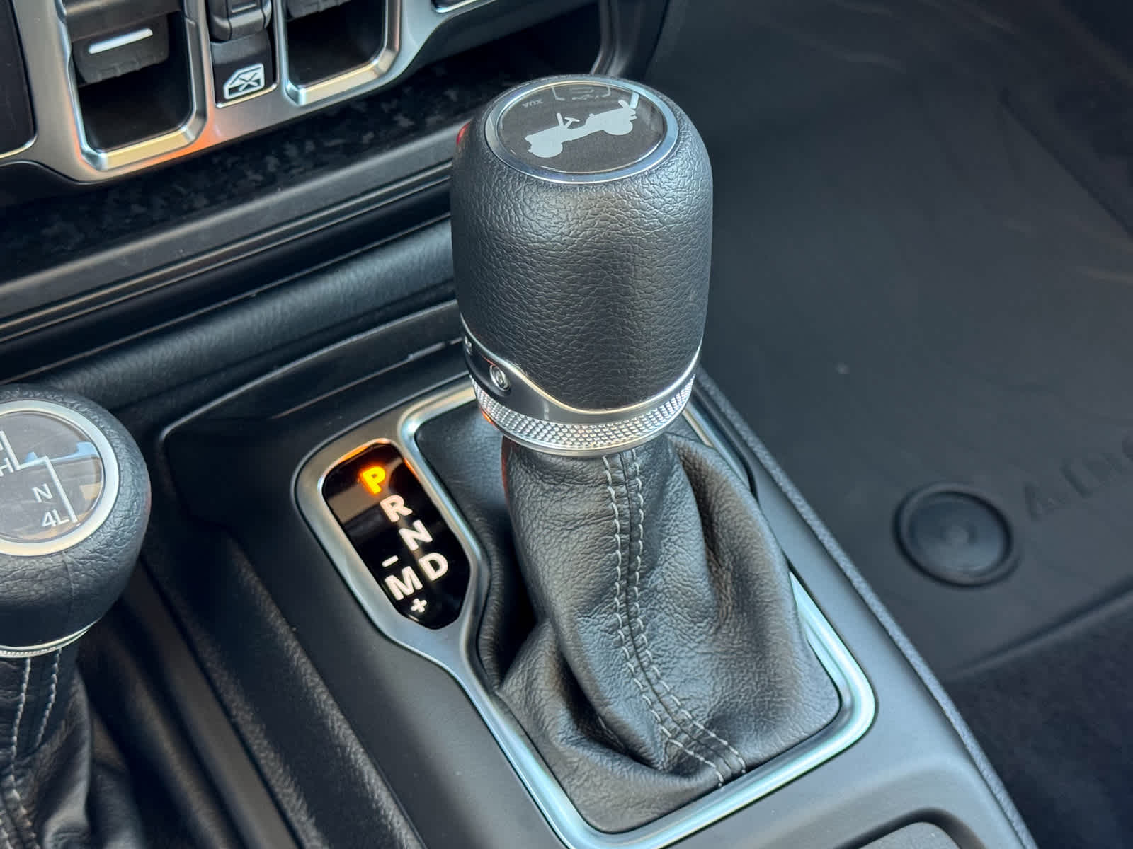 2025 Jeep Wrangler 4-Door Summit 4x4