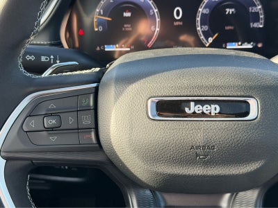 2025 Jeep Grand Cherokee GRAND CHEROKEE LAREDO X 4X4