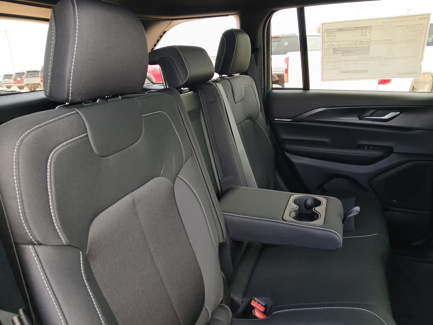 2026 Jeep Grand Cherokee GRAND CHEROKEE LAREDO X 4X4