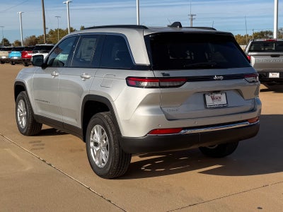 2025 Jeep Grand Cherokee GRAND CHEROKEE LAREDO X 4X4