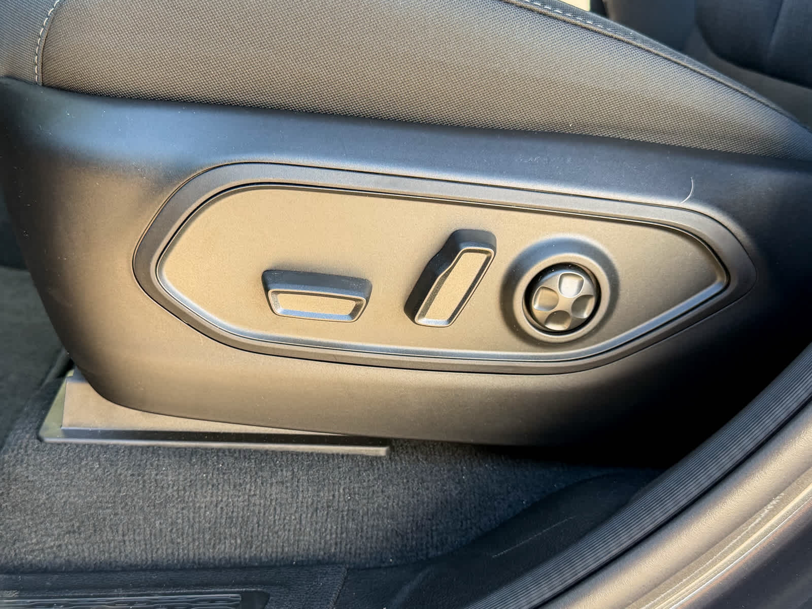 2025 Jeep Grand Cherokee L GRAND CHEROKEE L LAREDO X 4X4