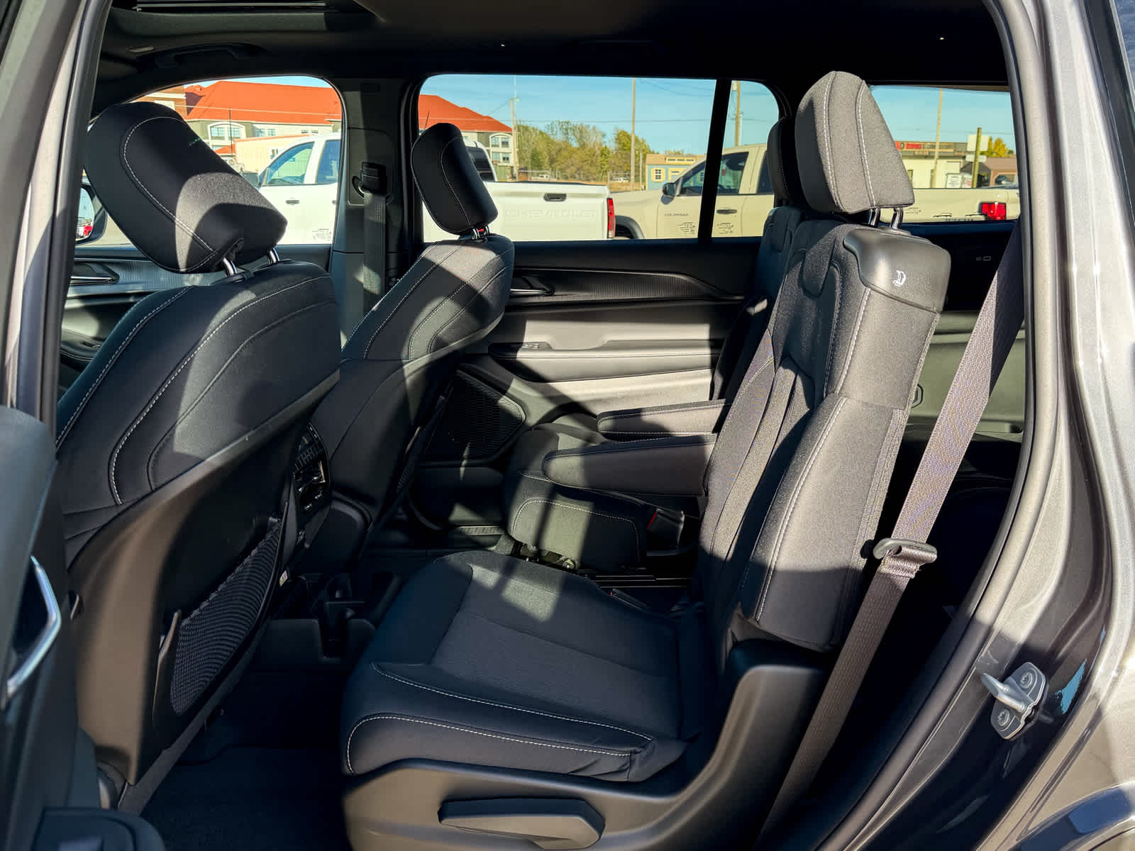 2025 Jeep Grand Cherokee L GRAND CHEROKEE L LAREDO X 4X4