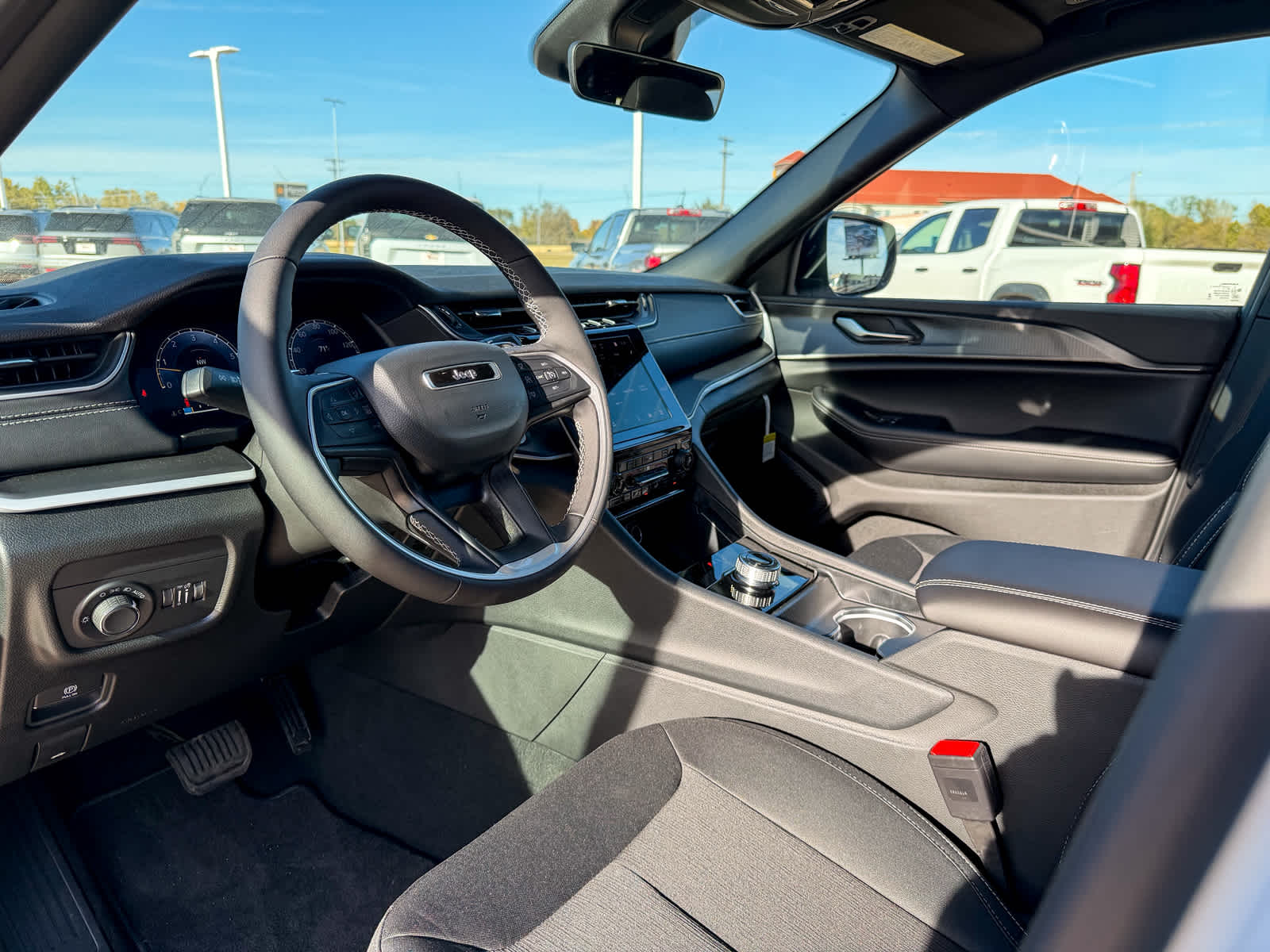 2025 Jeep Grand Cherokee L GRAND CHEROKEE L LAREDO X 4X4