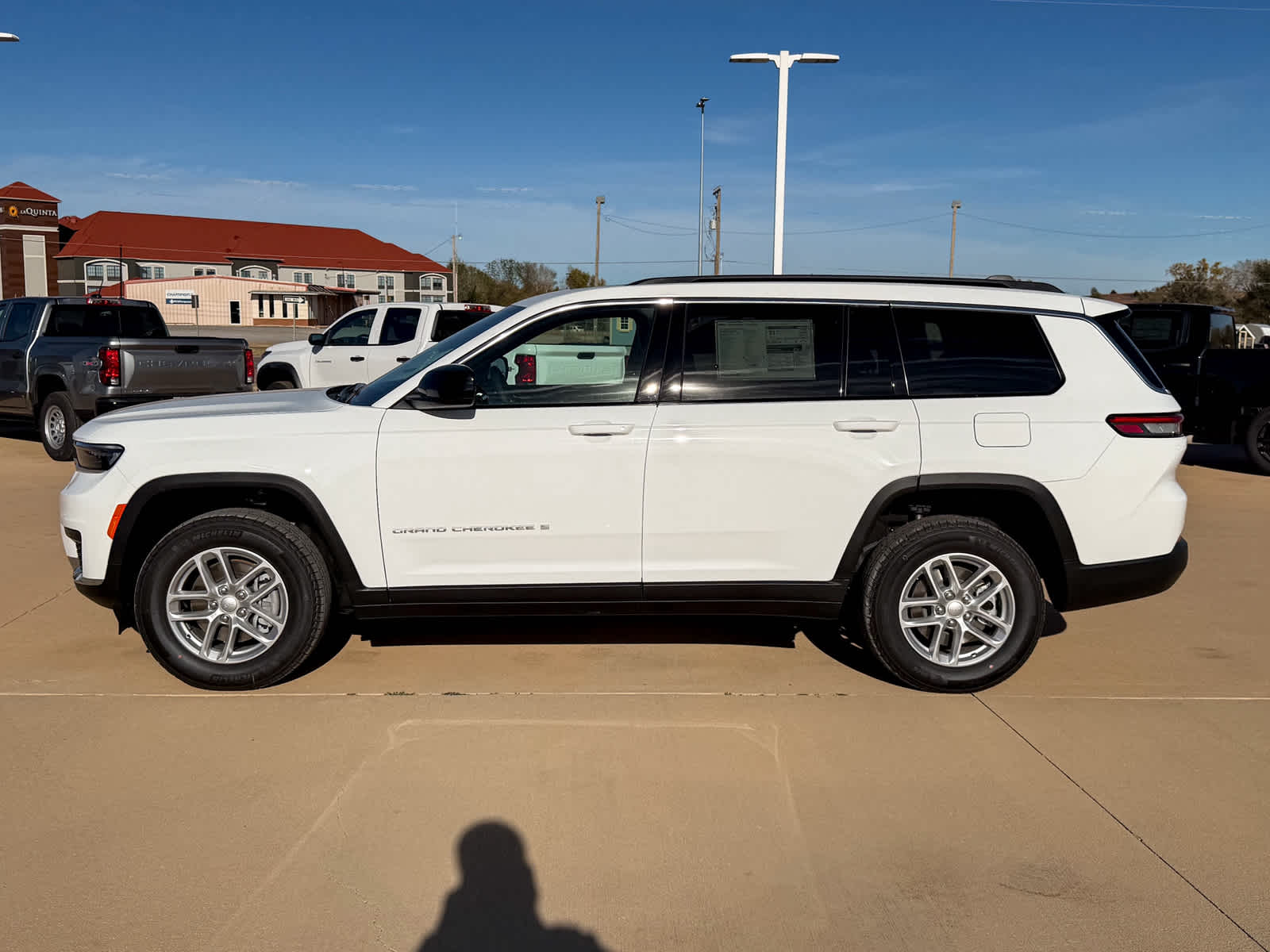 2025 Jeep Grand Cherokee L GRAND CHEROKEE L LAREDO X 4X4