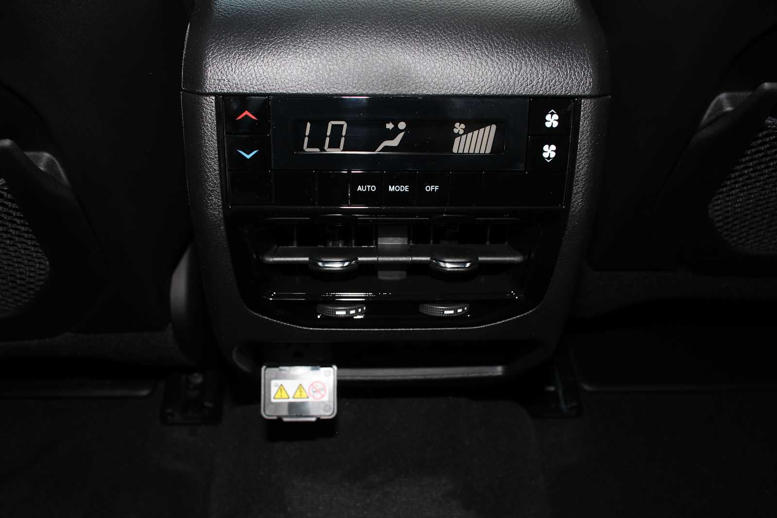 2026 Jeep Grand Cherokee L GRAND CHEROKEE L LAREDO ALTITUDE 4X4