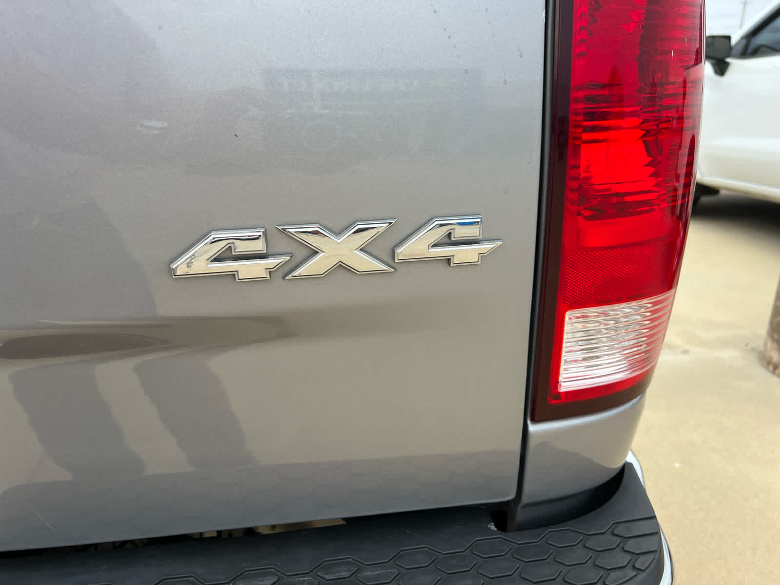 2023 RAM Ram 1500 Classic SLT Crew Cab 4x4 5'7' Box