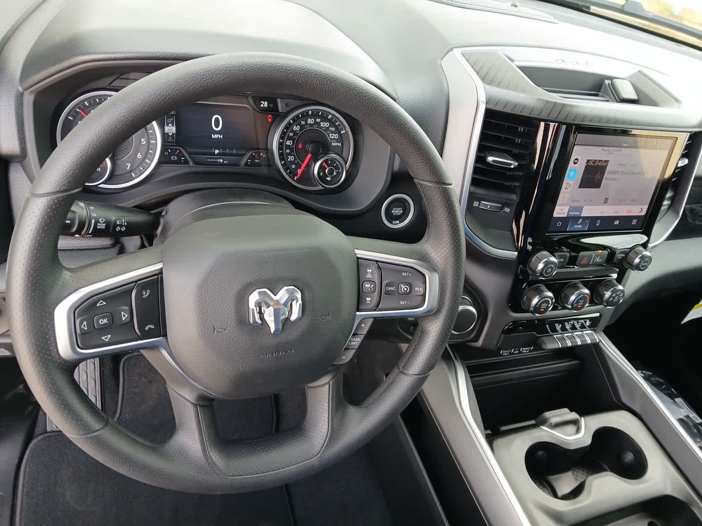 2026 RAM Ram 1500 RAM 1500 EXPRESS CREW CAB 4X4 5'7' BOX