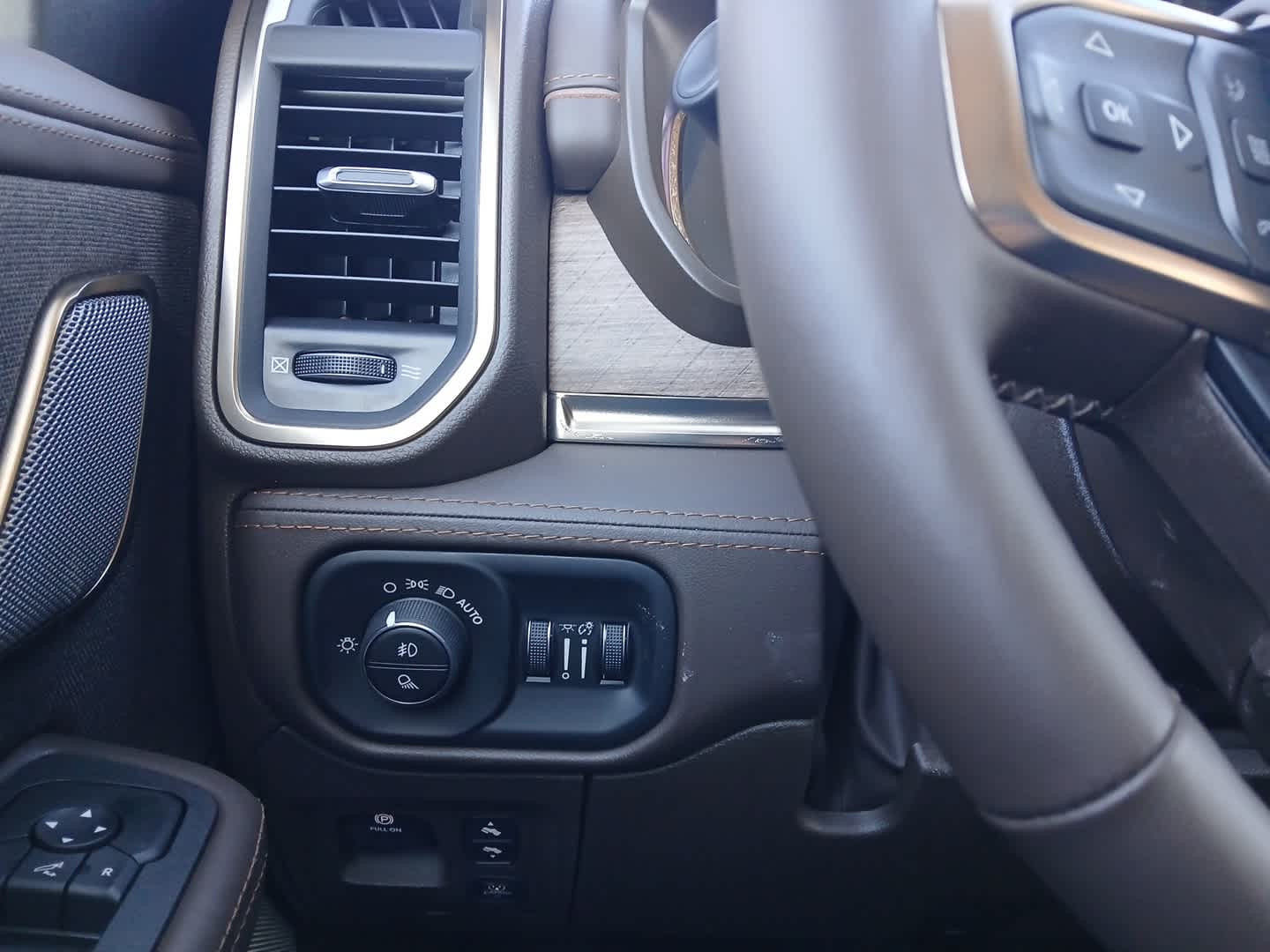 2026 RAM Ram 1500 RAM 1500 LIMITED LONGHORN CREW CAB 4X4 5'7' BOX