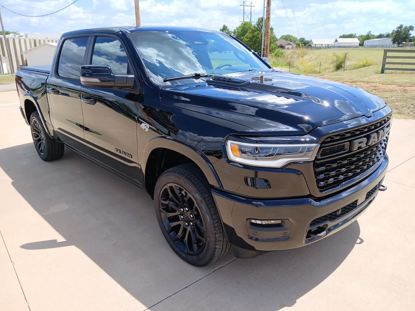 2026 RAM Ram 1500 RAM 1500 LIMITED CREW CAB 4X4 5'7' BOX