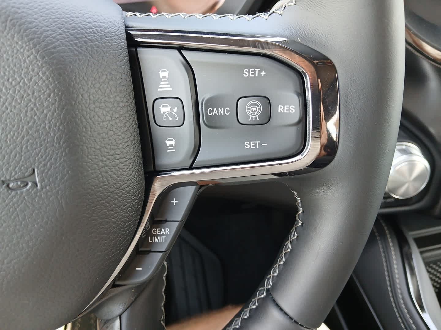 2026 RAM Ram 1500 RAM 1500 LIMITED CREW CAB 4X4 5'7' BOX