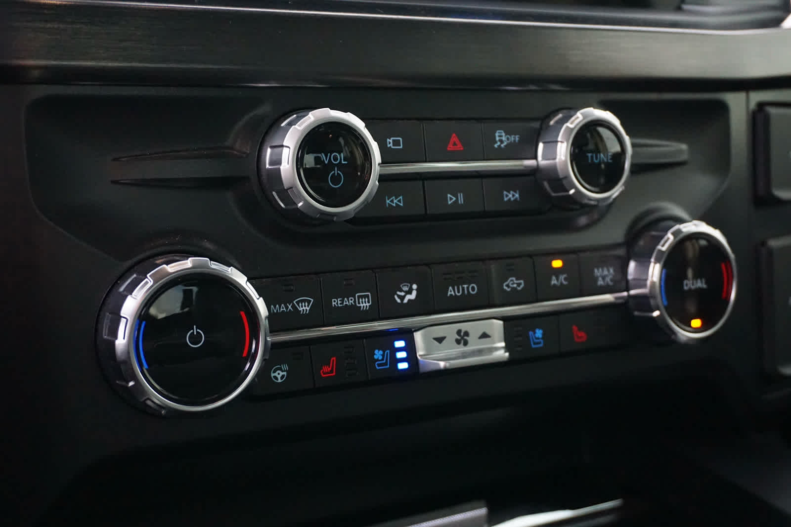 2025 Ford Super Duty F-350 DRW Pickup LARIAT