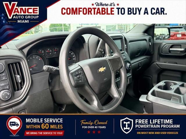 2023 Chevrolet Silverado 1500 4WD Crew Cab Short Bed Custom