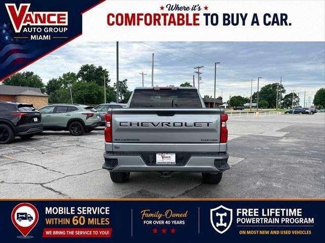 2023 Chevrolet Silverado 1500 4WD Crew Cab Short Bed Custom
