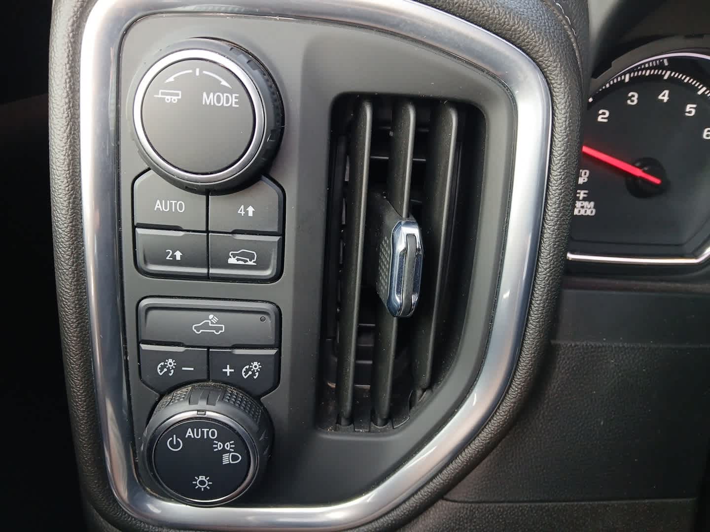 2022 Chevrolet Silverado 1500 Limited LT - Photo 38