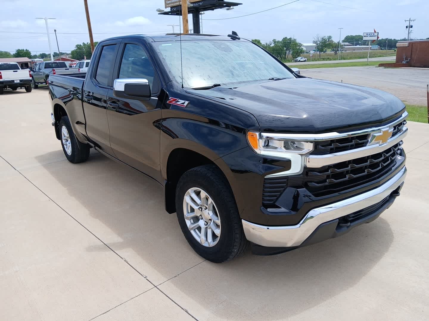 2023 Chevrolet Silverado 1500 4WD Double Cab Standard Bed LT