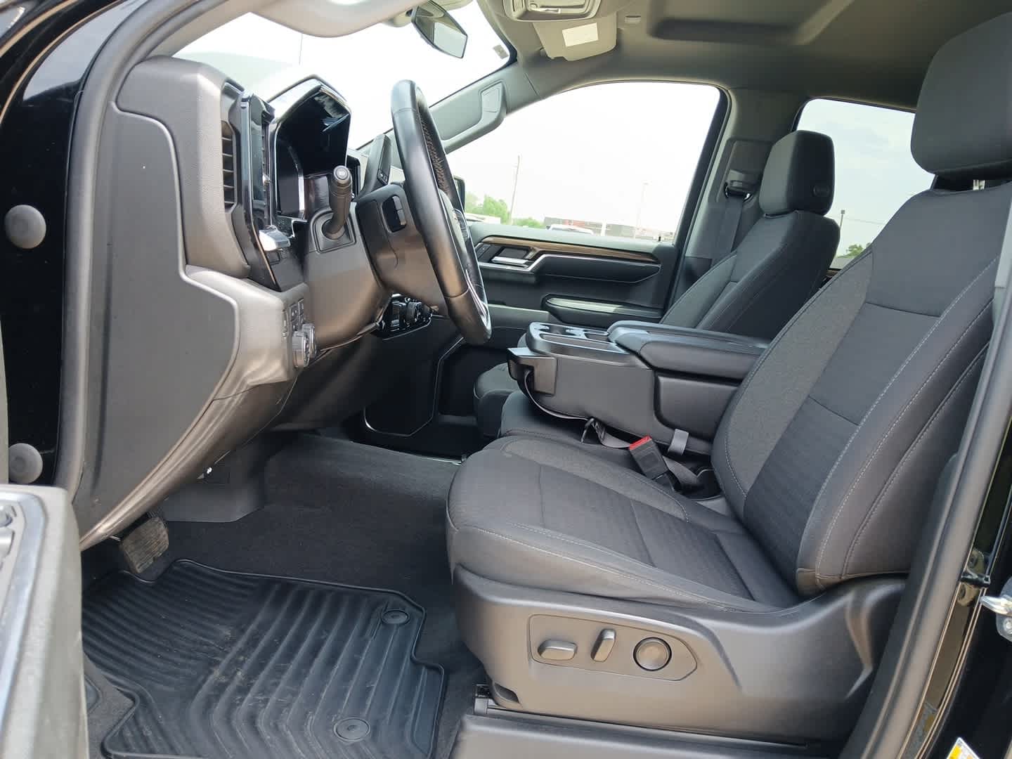 2023 Chevrolet Silverado 1500 4WD Double Cab Standard Bed LT